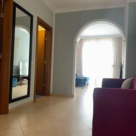 Sea View Balcony شقة